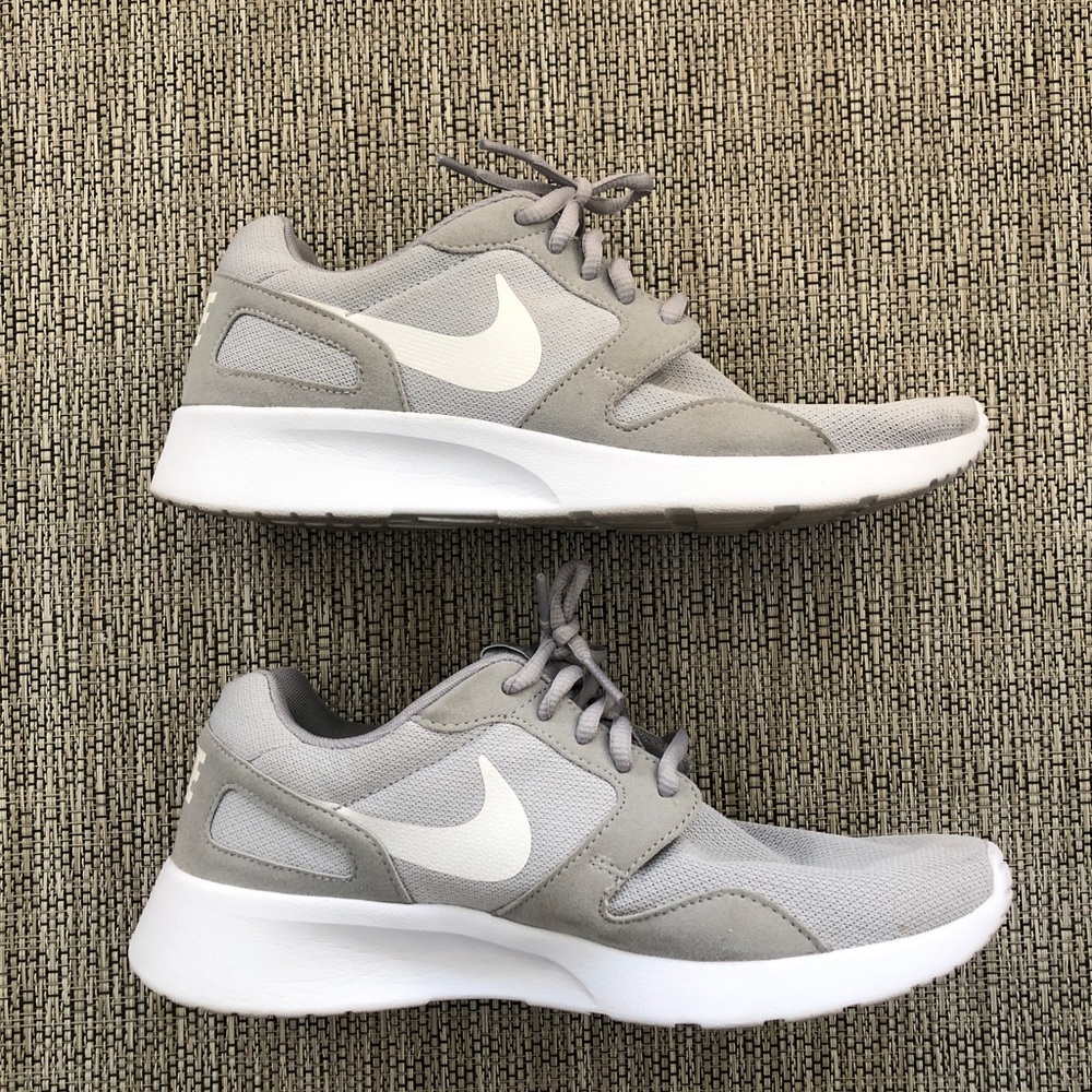 NIKE DRS Grey Sneakers